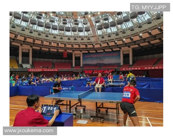 重庆乒乓球队奋勇拼搏逆袭之路展现团队精神与不屈意志